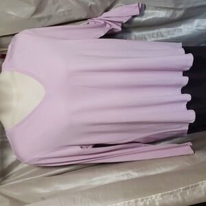 A&I. Lilac Top; Long Sleeves; V-Neck; Hi-Low Hemline; Super Soft. NWT. Size 2X
